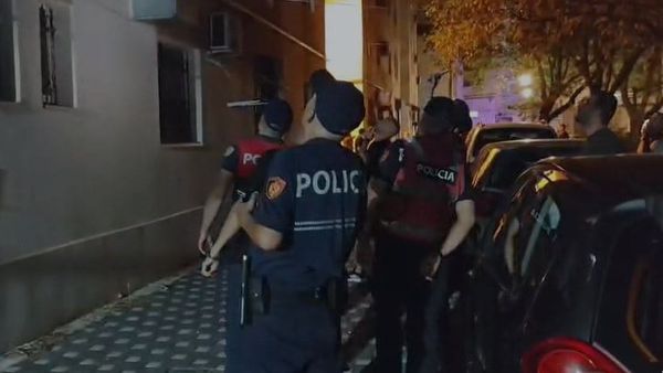 Autori u maskua si shpërndarës picash në shpërthimin me tritol