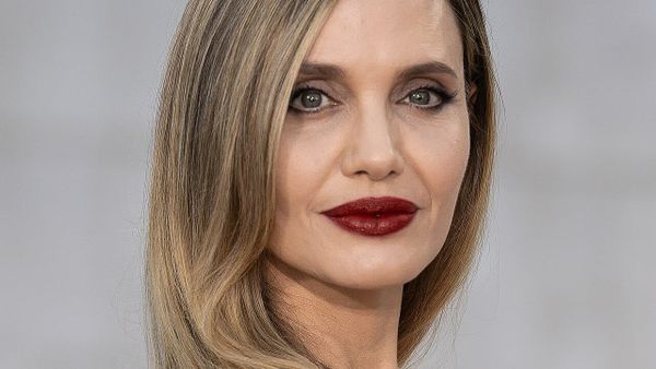 Angelina Jolie shet rezidencën në Los Angeles për 24.75 milionë dollarë