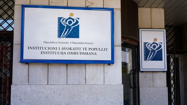 Kriteret e qeverisë për pagën e 13-të cenojnë barazinë dhe sigurinë juridike
