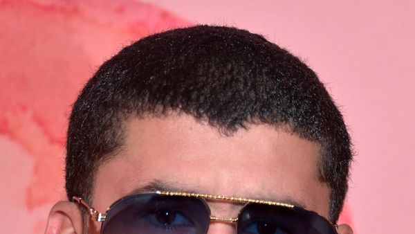 Bad Bunny fiton Emmy-n e parë, shfaqja e Super Bowl merr shtatë çmime