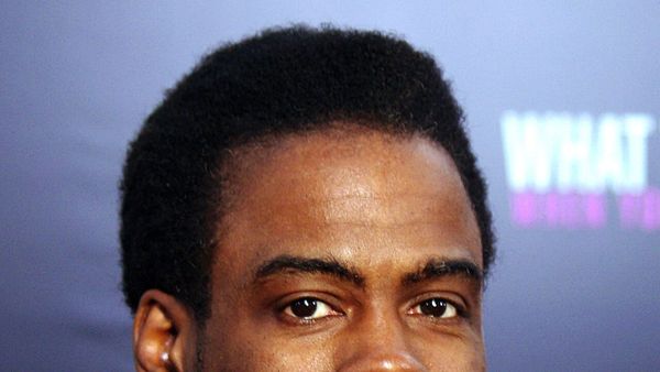 Chris Rock zbulon kushtin për të rikthyer në Oscars pas incidentit me Will Smith