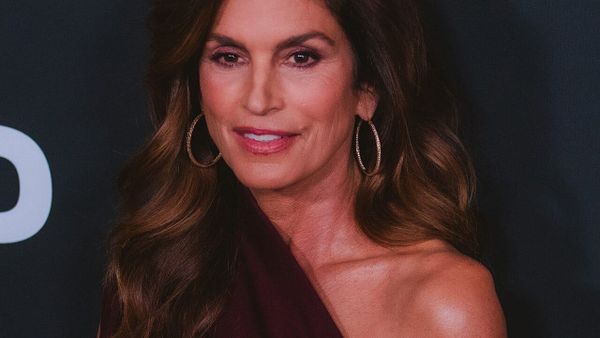 Cindy Crawford dhe Rande Gerber shfaqen pas humbjes së djalit