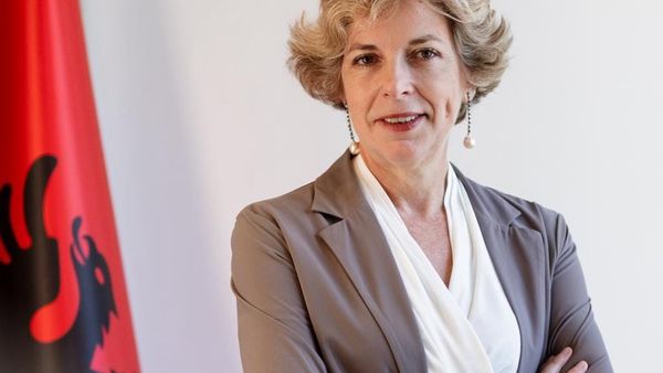 Jep dorëheqjen nga detyra ministrja e Shëndetësisë, Evis Sala