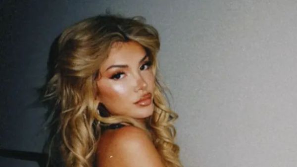Era Istrefi tërheq vëmendjen me fotot e reja në bikini në Instagram