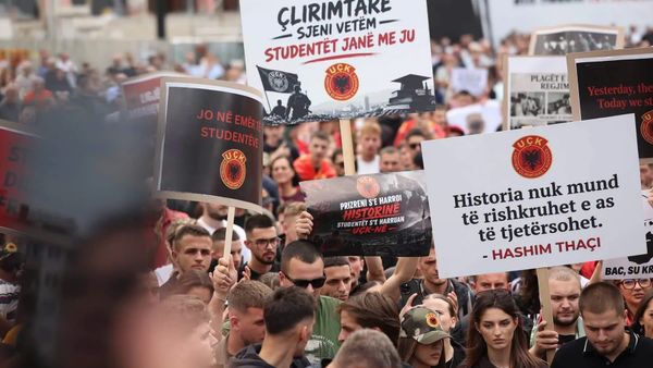 Natën e 11-të e protestës "Jo në emrin tim" me artistë dhe veterane në Prishtinë
