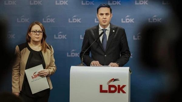 Hykmete Bajrami godet Abdixhikun: Humbës i trefishtë i zgjedhjeve