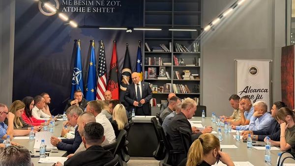 Aleanca miraton raportin e Kryesisë dhe pret lirimin e katër udhëheqësve të UÇK-së