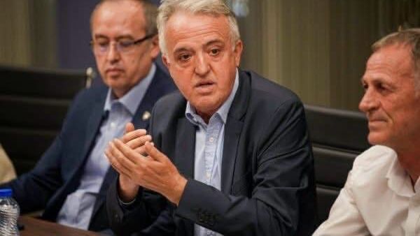 Hamiti shpërnda Nënin 70 të Kushtetutës: deputetët nuk lidhen me mandat detyrues