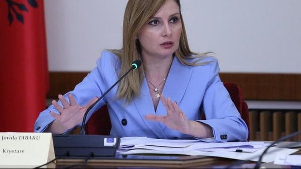 Tabaku akuzon Ramën për dy leje ndërtimi mbi të njëjtën tokë në Vlorë