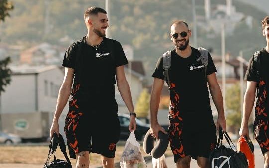Bashkimi niset për në Selanik, dy miqësore në program