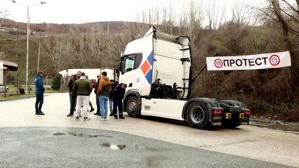 Bashkimi Evropian nuk ndryshon rregullat për shoferët e Ballkanit