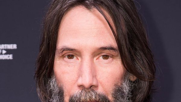 Keanu Reeves feston 62-vjetorin me role ikonike në Matrix dhe John Wick