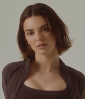 Kendall Jenner largohet nga Venecia pas festivalit të filmit