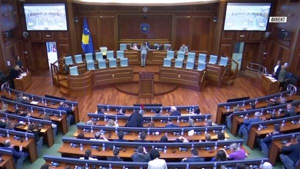 LDK braktis sallën, konstituimi i Kuvendit dështon sërish