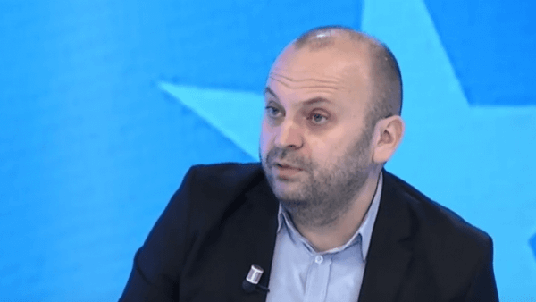 Mushkolaj kritikon Sejdiun për pranimin e kandidaturës për president