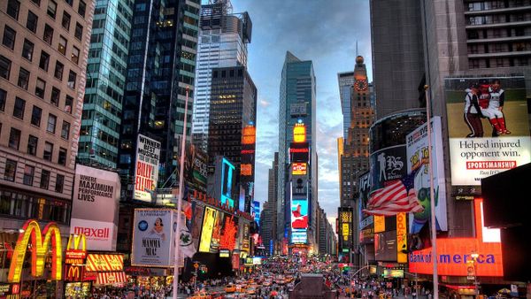 Billboardi i katërshes së UÇK-së shfaqet në Times Square
