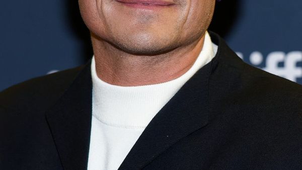 Orlando Bloom tërheq vëmendjen me fizikun e tonifikuar në plazh në Spanjë