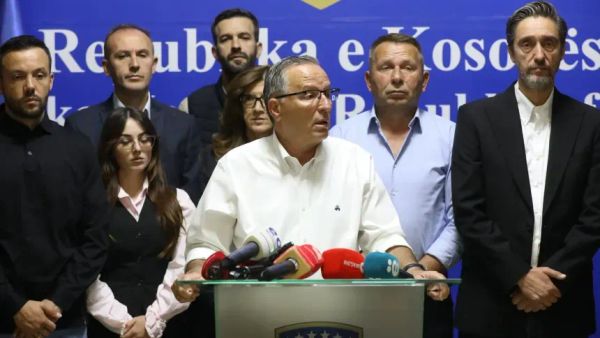 PDK dorëzon në Kuvend nismën për ndryshimin e Ligjit për Dhomat e Specializuara