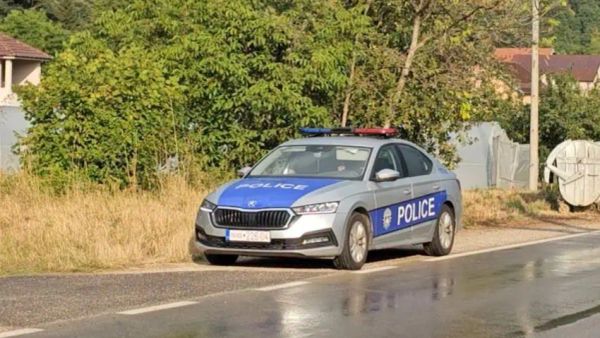 Tre persona ikin nga policia në Gjakovë dhe përfundojnë në vetaksident