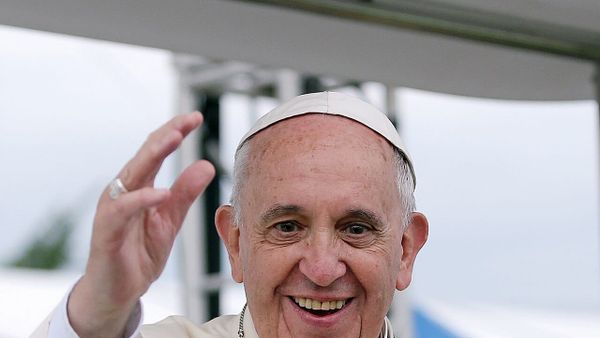 Përkujtohet vizita historike e Papa Françeskut në Shqipëri