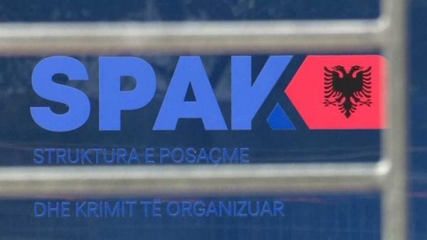 Alban Eftimi del nga SPAK pas pyetjeve për vilën e Ballukut