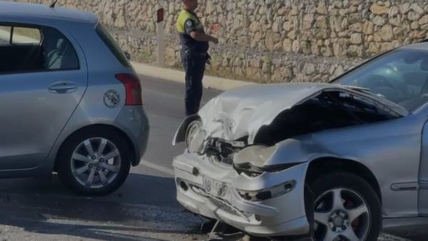 Përplasje makinash në Qafë Plloçë, dy shtetase dëmtohen
