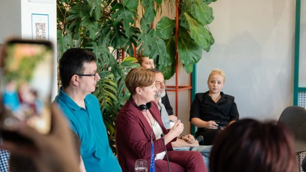 Dialog për bujqësinë në Strumicë me ambasadorët gjerman dhe holandez