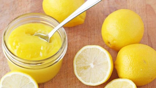 Vaji ulliri, mjalti dhe limoni: kurë natyrale për imunitet dhe tretësi
