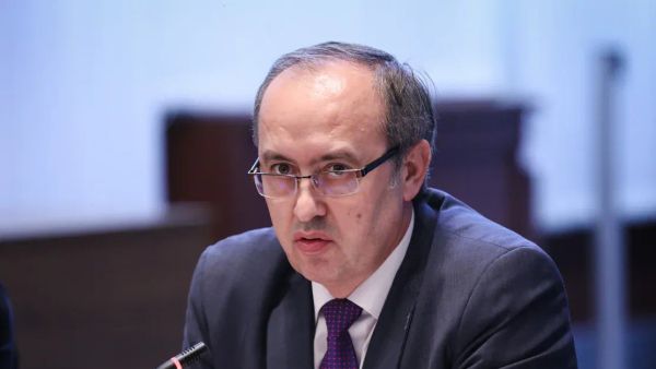 Hoti: Jemi komplet jashtë spektrit kushtetues