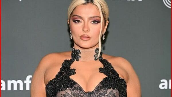 Bebe Rexha reagoj kundër komenteve për gjoksin e saj në rrjetet sociale