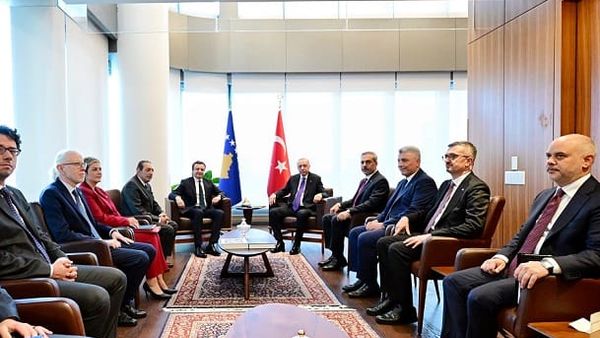 Zëri i shqiptarëve të Luginës u dëgjua në takimin me Erdoganin