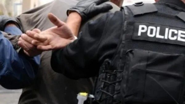 Arrestohen dy persona në Gjakovë dhe dy të tjerë për armë në Gjilan