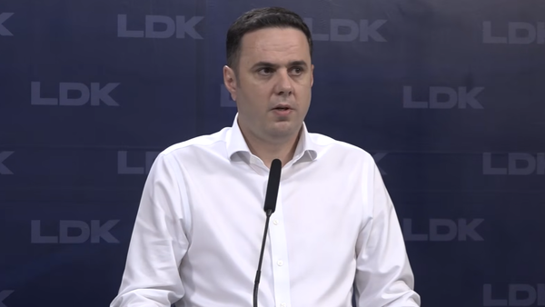 Abdixhiku reagon pas identifikimit të trupave