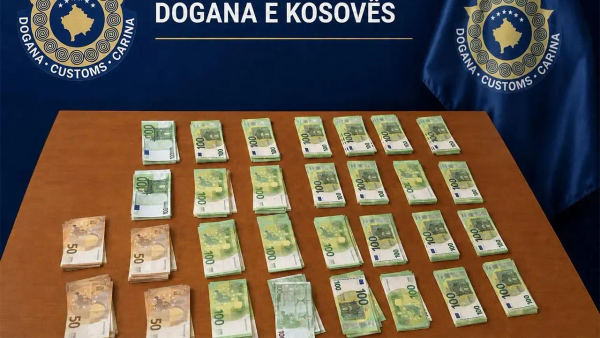 Dogana zbulon 30 mijë euro të padeklaruara në Vërmicë
