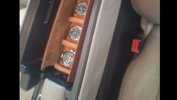 Dogana ndalon katër Rolex të padeklaruara në Vërmicë