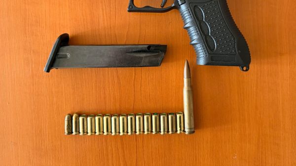 Policia sekuestrohen dy armë me gaz në Ferizaj