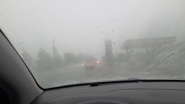 Stuhi dhe reshje të dendura shiu përfshijnë Elbasanin