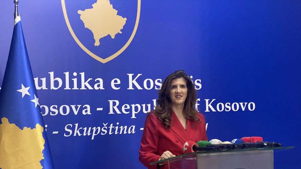 Musliu kërkon ndriçimin e Qeverisë me mesazhin "Jo në emrin tim" pas vendimit të Hagës