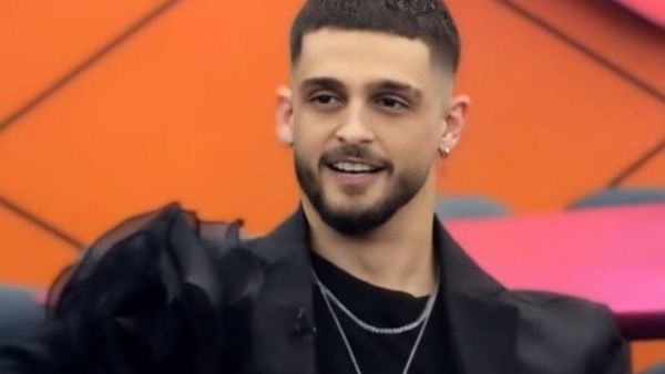 DJ Gimbo në zi pas ndarjes nga jeta të gjyshes