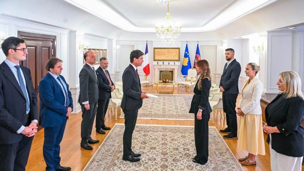 Haxhiu pranon letrat kredenciale të ambasadorit të ri të Francës