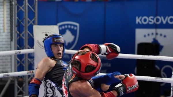 Sayed Mosawi kampion bote në Muaythai në Deçan