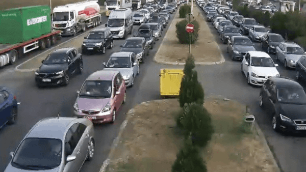 Pritje në pikën kufitare Bogorodicë dhe gjendja e trafikut