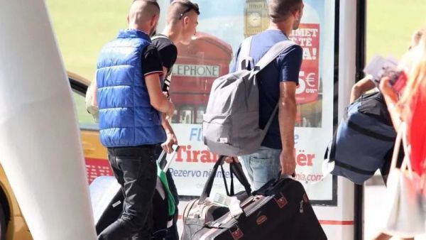 BE lëshoi 1.1 milionë leje qëndrimi për shqiptarët në 18 vjet