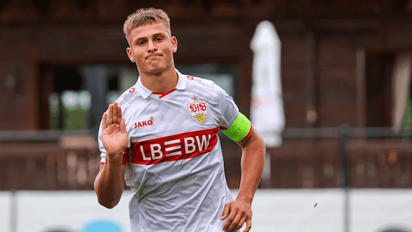 Enis Rexhepi vazhdon kontratën me Stuttgartin deri në 2028
