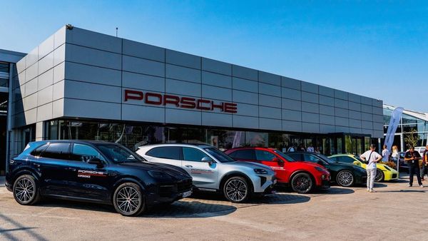 Porsche Road Show bashkoi teknologjite e fundit dhe pasionin për ngasjen