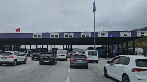 Radhë të gjata në Morinë për marshin në mbështetje të UÇK-së