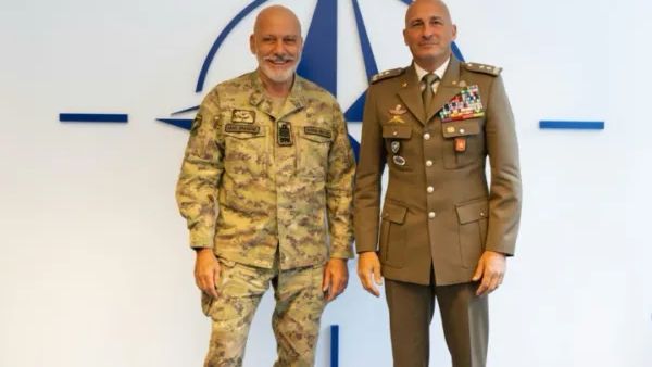 Kreu i Komitetit Ushtarak të NATO-s takon komandantin e ardhshëm të KFOR-it