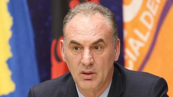 Limaj: Në Kosovë me legjitimitet janë vetëm kryetarët dhe asambletë komunale