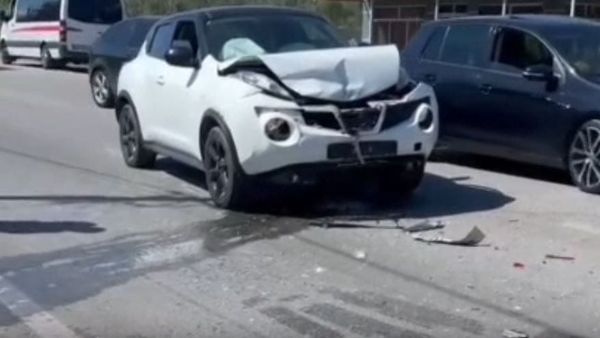 Përplasen dy automjete në aksin Elbasan-Librazhd, s'ka të lënduar