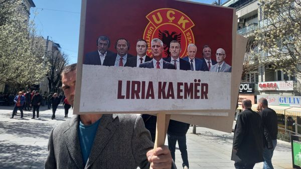 Në Prishtinë mbahet marshi masiv për çlirimtarët para aktgjykimit në Hagë